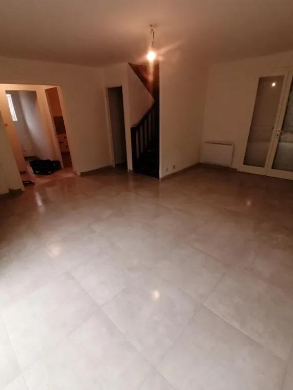 Carreleur pour poser du carrelage à Nîmes pour une rénovation de maison , Nîmes, Antho Carreaux