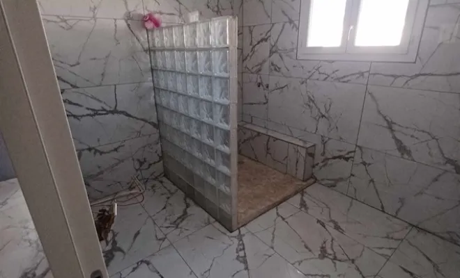 Faïence salle de bain, Nîmes, Antho Carreaux