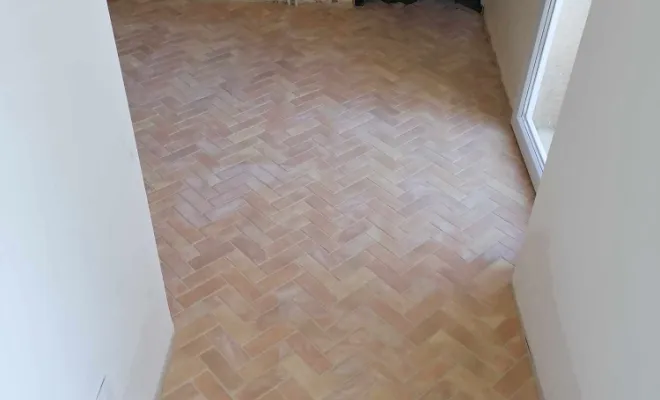Pose de carrelage en chevron , Nîmes, Antho Carreaux