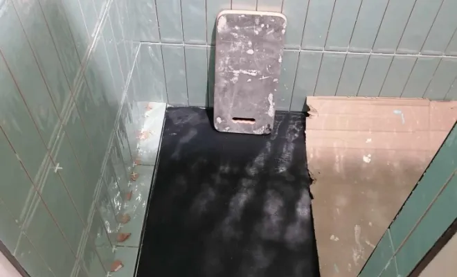 Rénovation du carrelage dans une salle de bain et douche à l'italienne à Aubord, Nîmes, Antho Carreaux