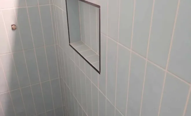 Carrelage d'une douche a l'italienne dans une salle de bain et pose de faïence dans une maison à Aubord , Nîmes, Antho Carreaux