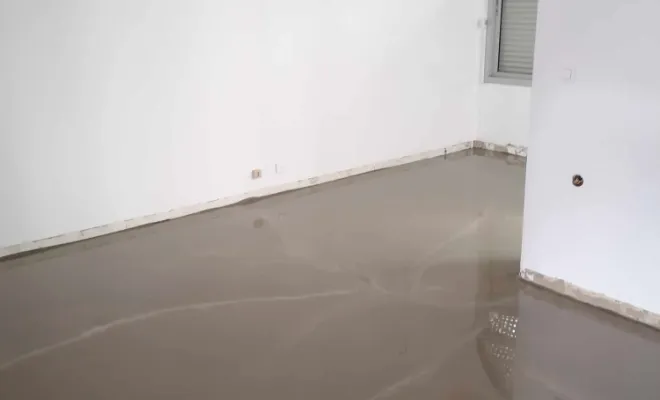 Ragréage dans une maison pour pose de parquet à Nîmes, Nîmes, Antho Carreaux