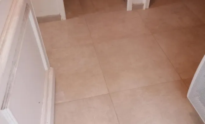 Carreleur pour poser du carrelage à Nîmes pour une rénovation de maison , Nîmes, Antho Carreaux